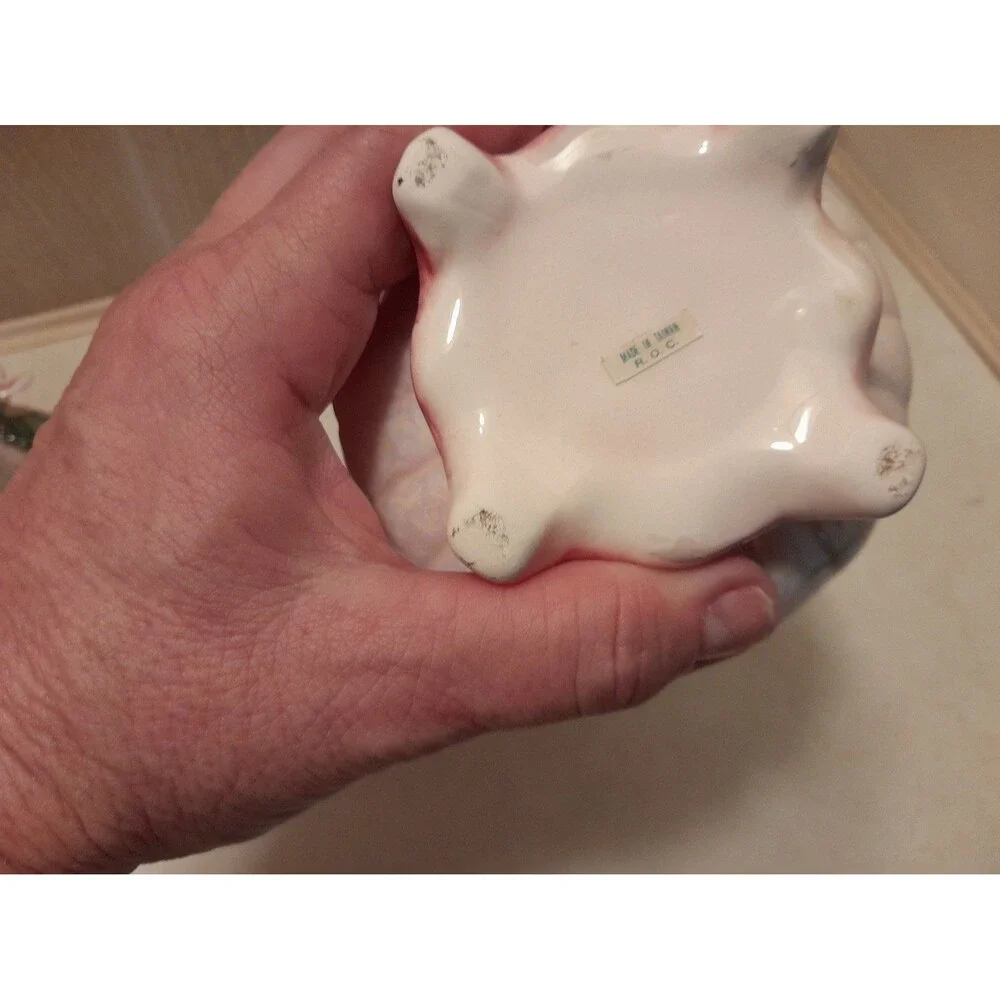 Shiah Yih porcelain floral vase